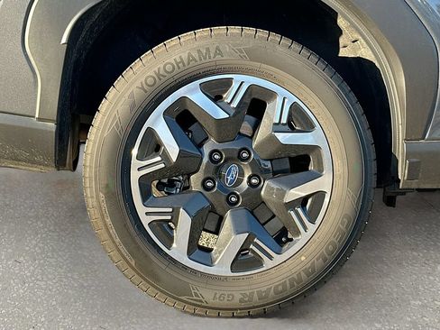 Certified 2025 Subaru Forester AWD/4WD image 27