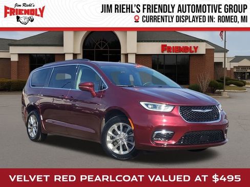 Used 2022 Chrysler Pacifica Touring-L image 1