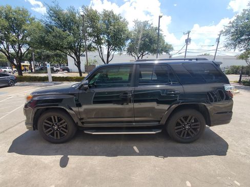 Used 2019 Toyota 4Runner Limited RWD image 3