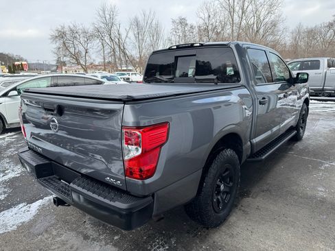 Used 2019 Nissan Titan S image 4