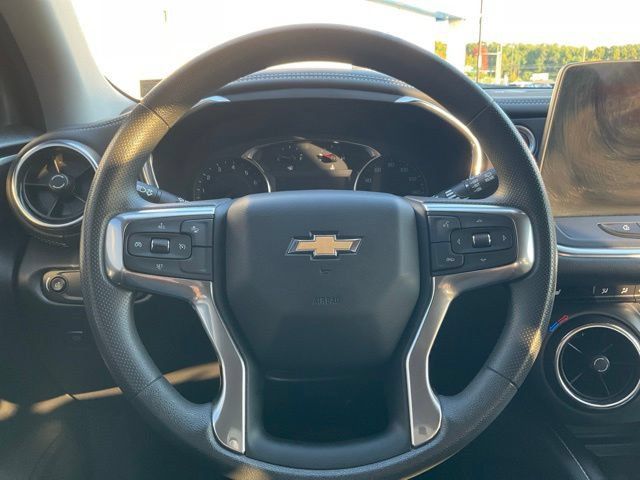 Used 2023 Chevrolet Blazer LT w/ Convenience Package AWD/4WD image 3