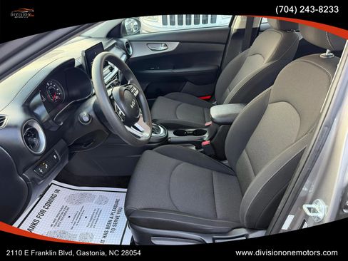 Used 2022 Kia Forte LXS w/ LXS Technology Package FWD image 14