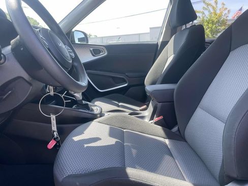 Used 2023 Kia Soul LX FWD image 22