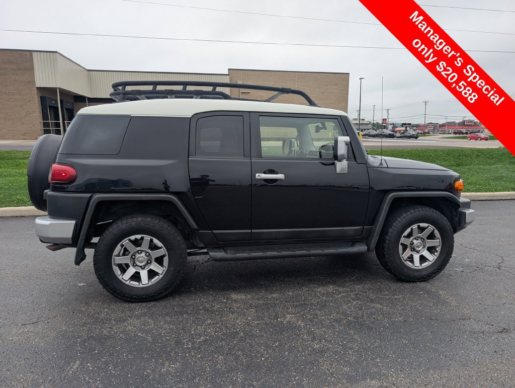 Used 2014 Toyota FJ Cruiser 4WD w/ Upgrade Package image 9