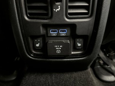 Used 2022 Dodge Durango R/T w/ Blacktop Package AWD/4WD image 21