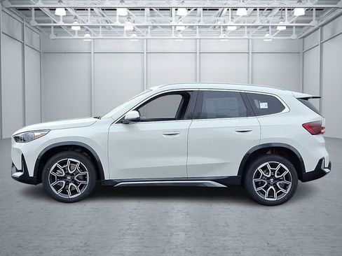 Certified 2025 BMW X1 xDrive28i w/ Convenience Package image 7