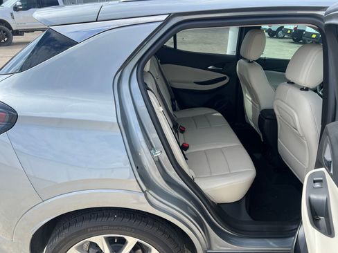 Used 2024 Buick Encore GX Avenir FWD image 11