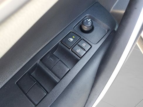 Used 2022 Toyota Corolla SE image 19