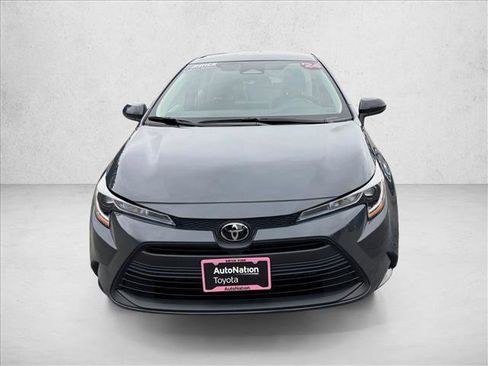 Used 2024 Toyota Corolla LE image 2