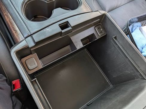 Used 2018 Chevrolet Tahoe LT RWD image 31