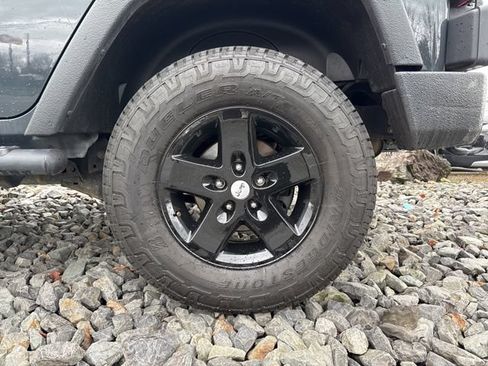 Used 2018 Jeep Wrangler Unlimited Sport S AWD/4WD image 9