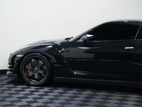 Used 2015 Nissan GT-R Black Edition AWD/4WD image 19
