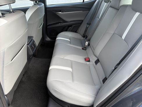 Used 2025 Toyota Camry SE FWD image 24