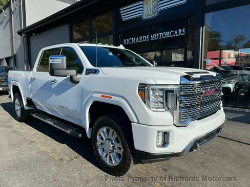 Used 2022 GMC Sierra 2500 Denali image 1