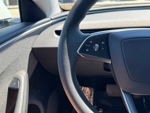 Used 2024 Tesla Model 3 Standard Range RWD image 9