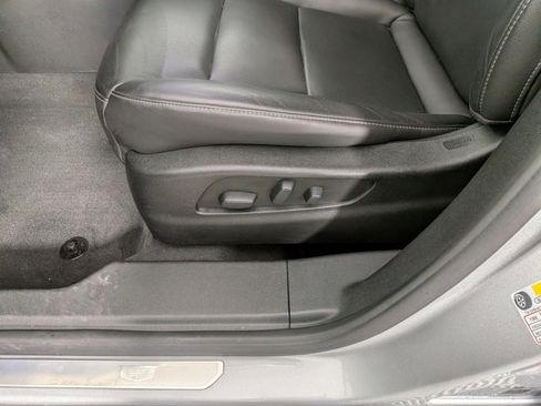 Used 2021 Cadillac XT4 Premium Luxury w/ Cold Weather Package image 19