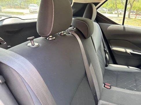 Used 2019 Nissan Kicks SV image 19