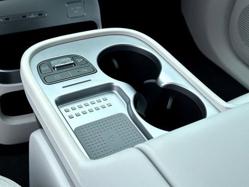 New 2026 Hyundai Ioniq 9 SE image 17