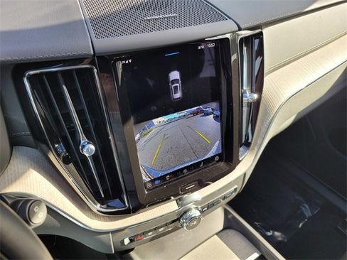 Used 2022 Volvo XC60 B5 Inscription w/ Advanced Package image 19