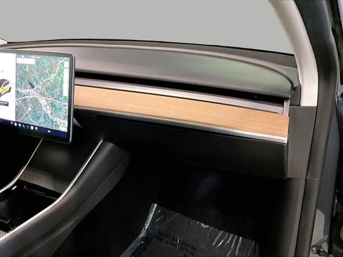 Used 2021 Tesla Model Y Long Range AWD/4WD image 17