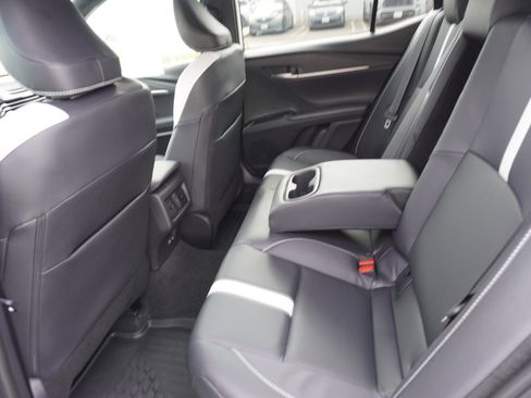 Used 2026 Toyota Camry Hybrid image 13