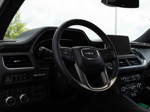 Used 2023 GMC Yukon XL AT4 w/ AT4 Premium Plus Package image 21