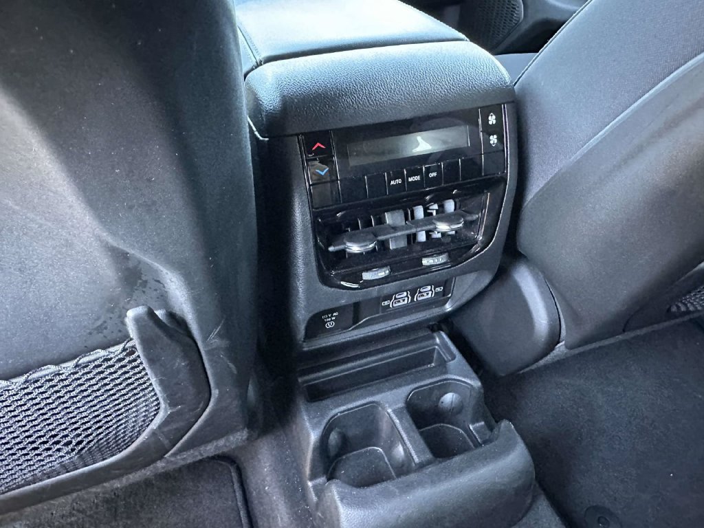 Used 2024 Jeep Grand Cherokee L Laredo w/ Luxury Tech Group I AWD/4WD image 12
