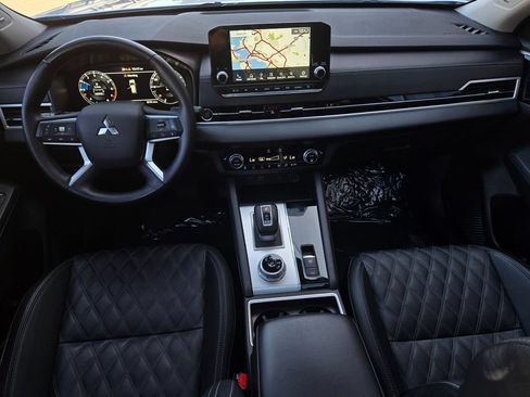Used 2024 Mitsubishi Outlander SEL FWD image 15