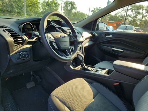 Used 2018 Ford Escape SE FWD image 19