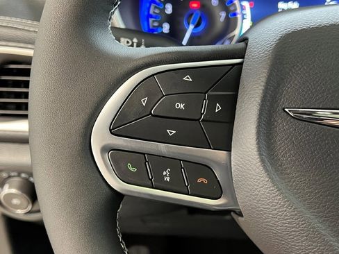 New 2025 Chrysler Pacifica Select image 16