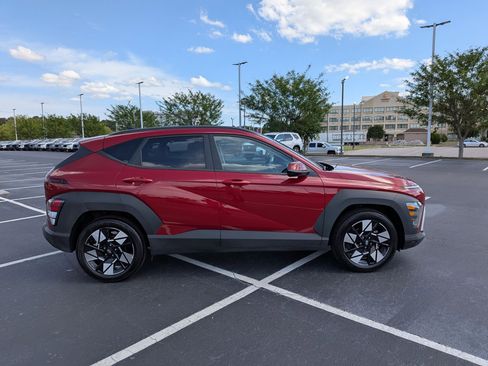 Used 2025 Hyundai Kona SEL FWD image 2
