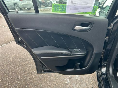 Used 2017 Dodge Charger SXT w/ Plus Group image 13