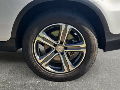 Used 2016 Mercedes-Benz GLC 300 4MATIC image 32