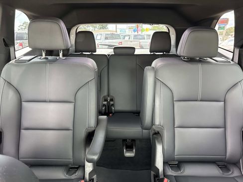 Used 2024 GMC Acadia Elevation w/ Black Edition FWD image 9