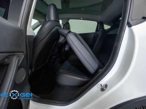Used 2023 Tesla Model Y Long Range AWD/4WD image 27