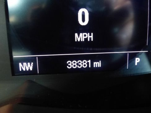 Used 2021 Chevrolet Trax LT image 29