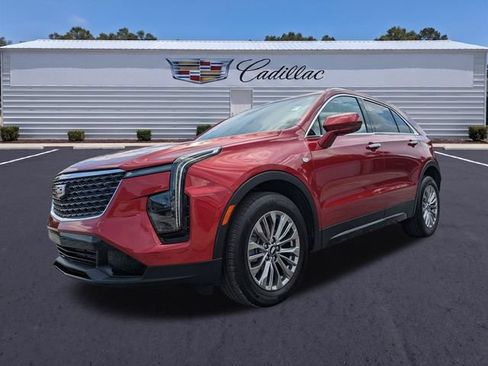 Used 2025 Cadillac XT4 Premium Luxury w/ Cold Weather Package FWD image 8