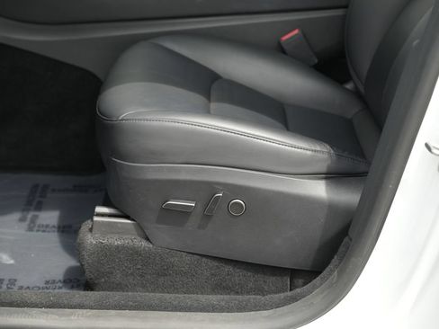 Used 2023 Tesla Model Y AWD image 18