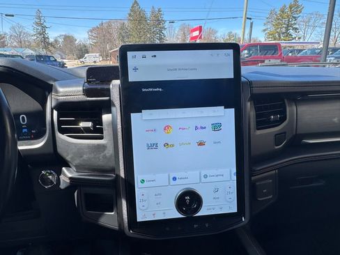 Used 2022 Ford Expedition Platinum image 18