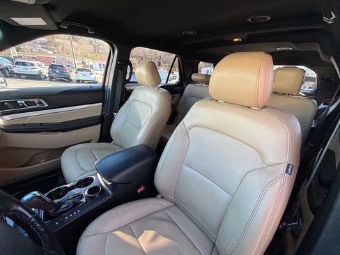 Used 2016 Ford Explorer XLT w/ Equipment Group 202A image 21