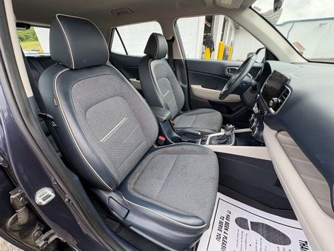 Used 2021 Hyundai Venue FWD image 31