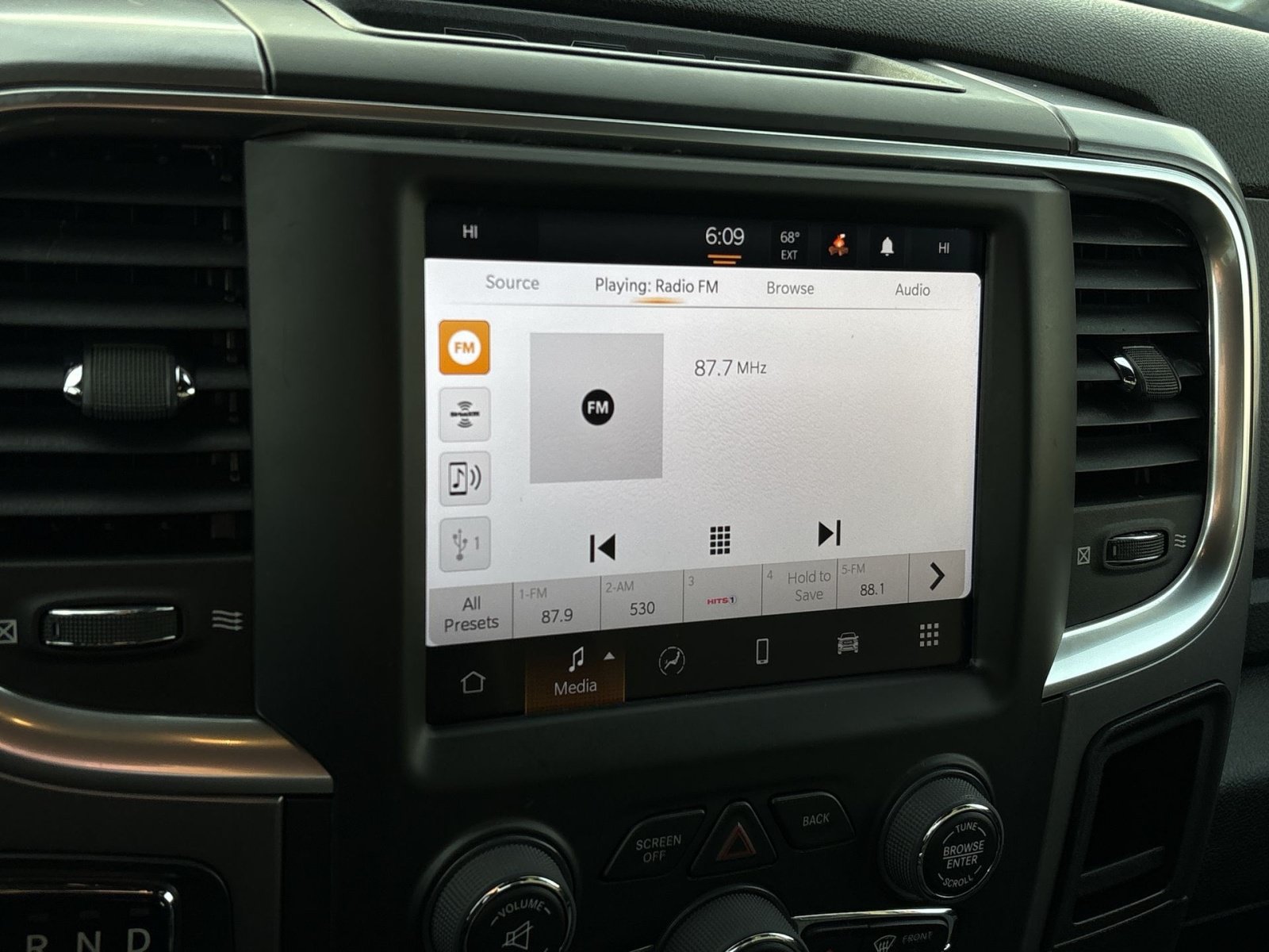 Used 2022 RAM 1500 Warlock w/ Electronics Group AWD/4WD image 18