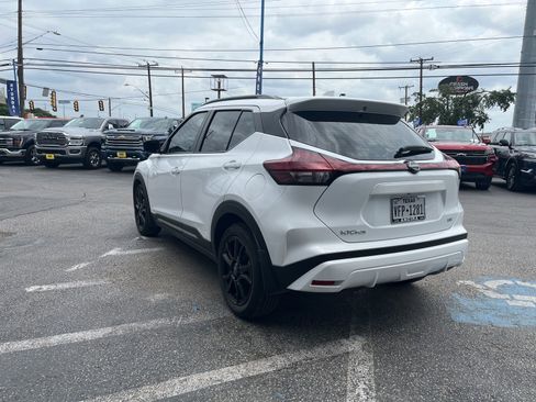 Used 2024 Nissan Kicks SR w/ SR Premium Package image 2