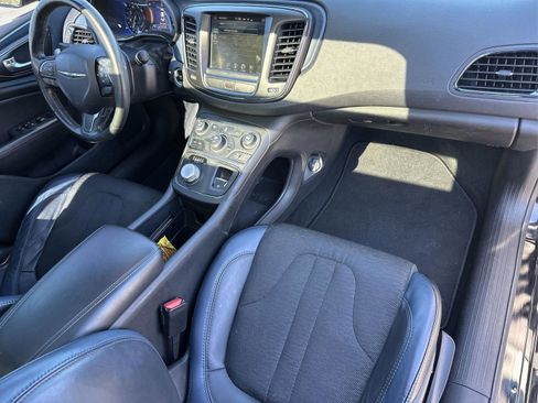 Used 2015 Chrysler 200 S w/ Comfort Group image 20