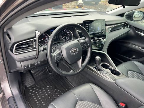 Used 2024 Toyota Camry SE image 18