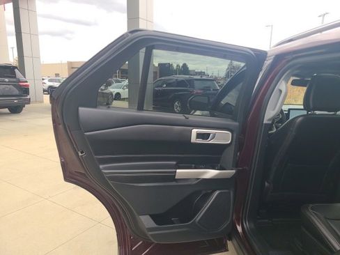 Used 2022 Ford Explorer Limited w/ Equipment Group 301A image 14