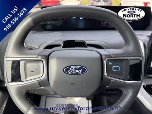 Used 2025 Ford Expedition Active image 19