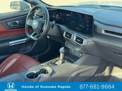 Used 2024 Ford Mustang GT Premium image 7