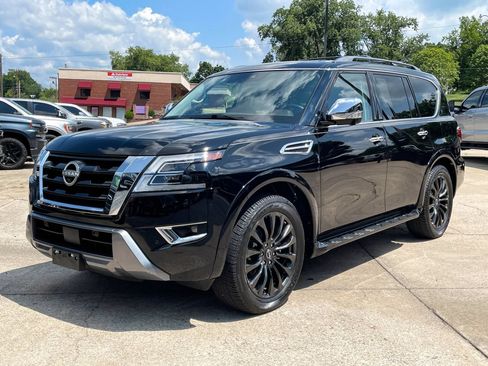 Used 2024 Nissan Armada Platinum w/ Captain's Chairs Package RWD image 1