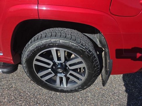 Used 2014 Toyota 4Runner SR5 AWD/4WD image 28
